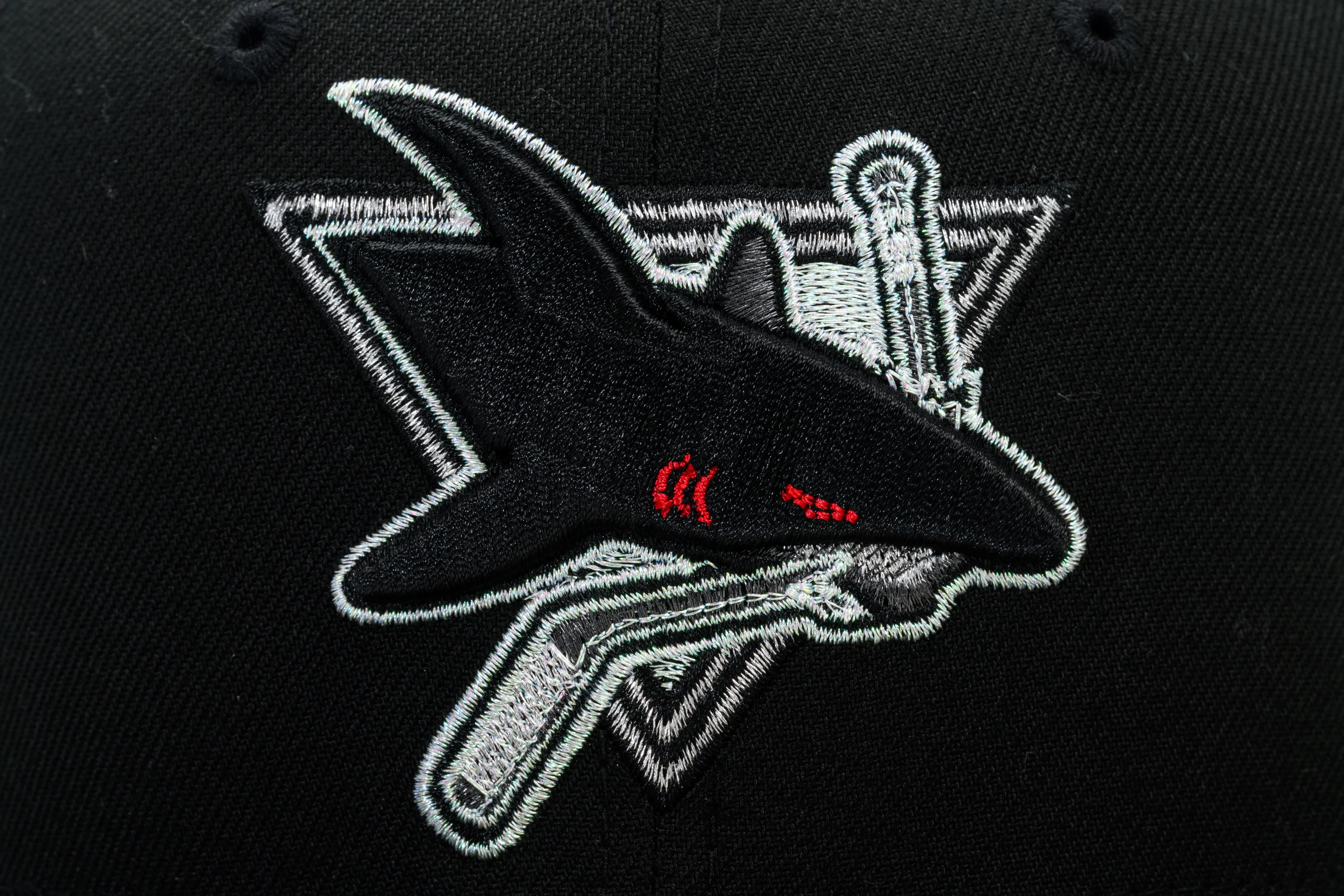 NEW ERA "T2” SAN JOSE SHARKS FITTED HAT (BLACK/DARK GRAPHITE) - Image 6