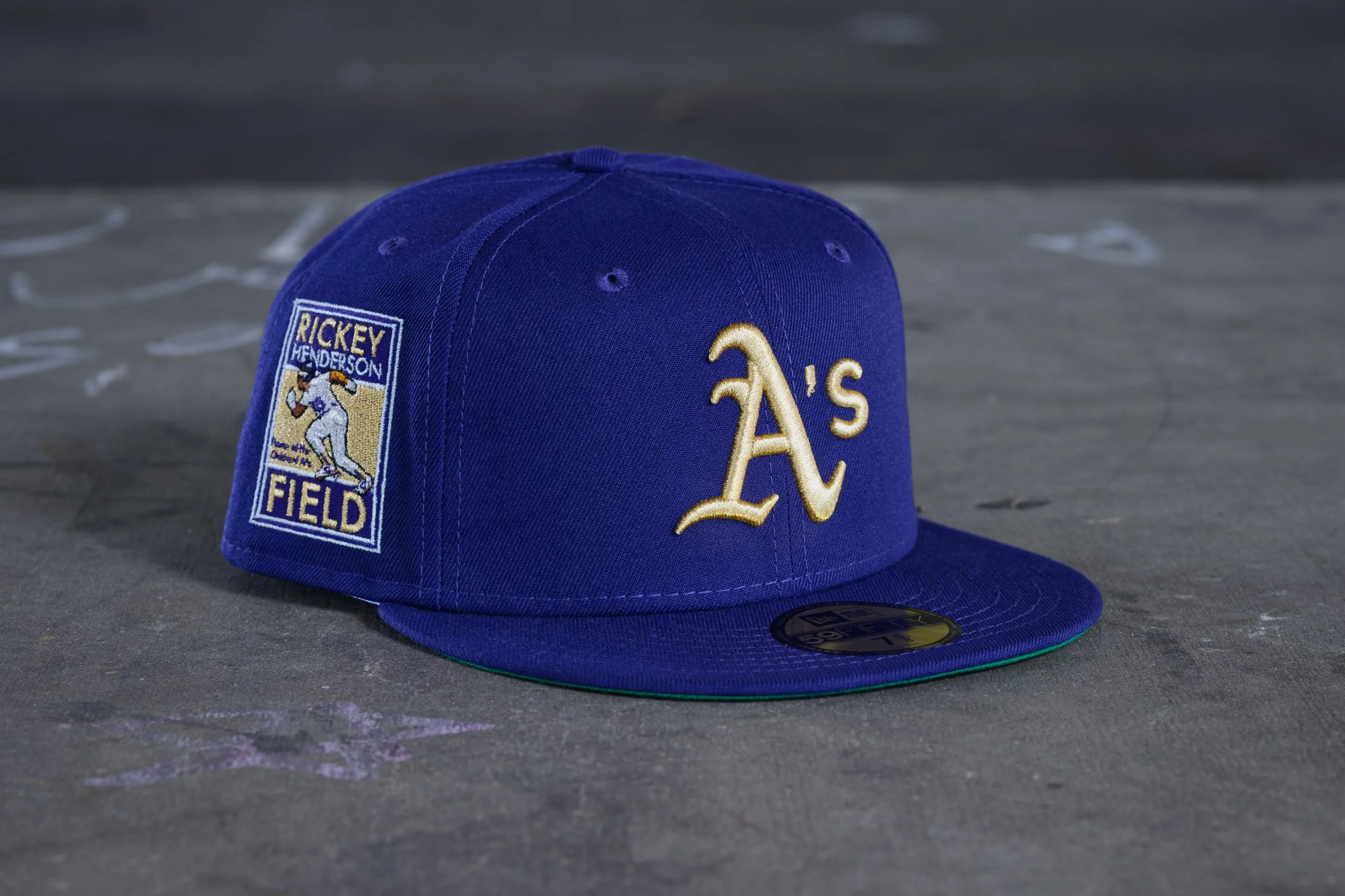 NEW ERA “TECH" OAKLAND ATHLETICS FITTED HAT (ROYALTY PURPLE/METALLIC GOLD)