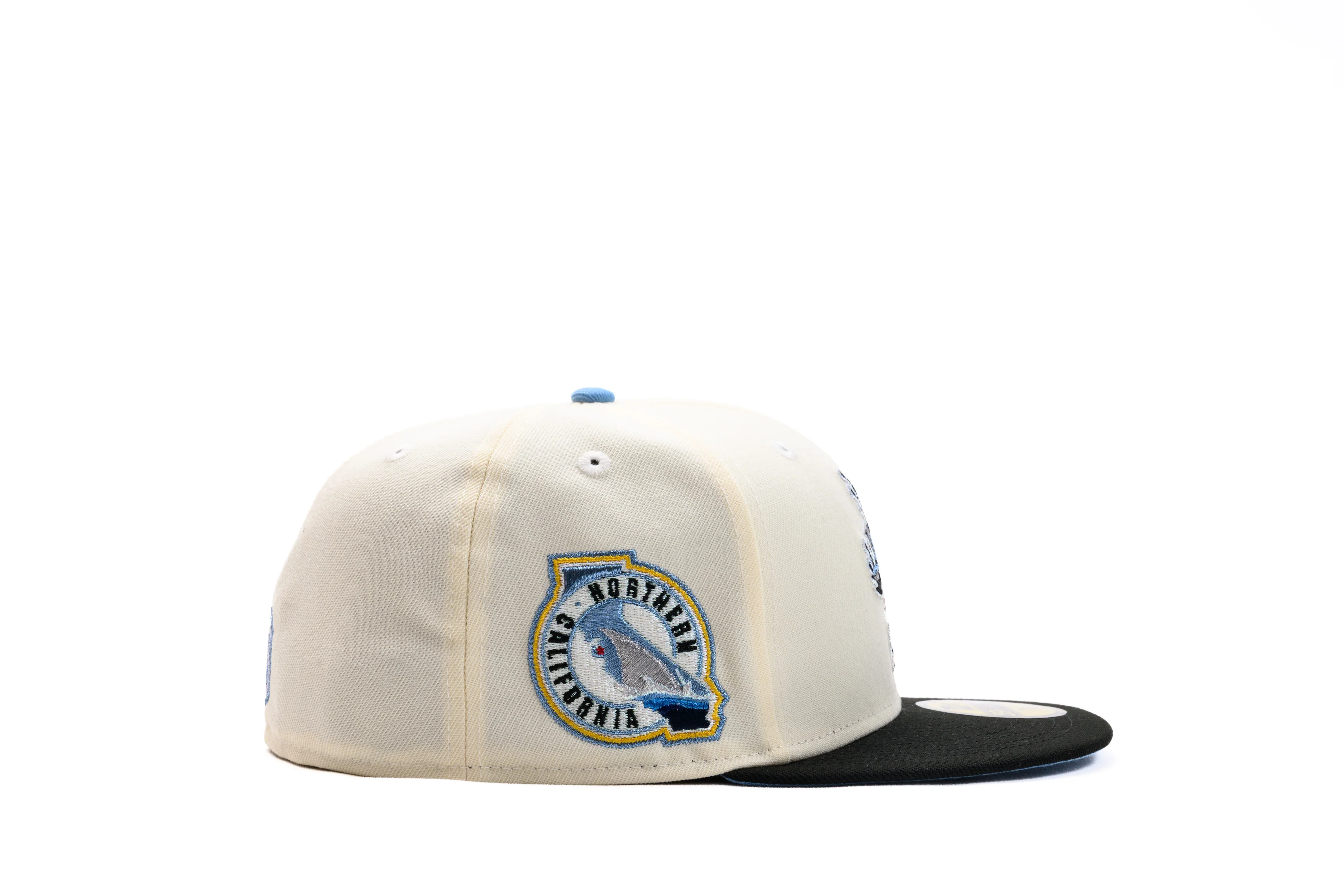NEW ERA "THIN ICE" SAN JOSE SHARKS FITTED HAT (CHROME/BLACK/LIGHT BLUE) - Image 6