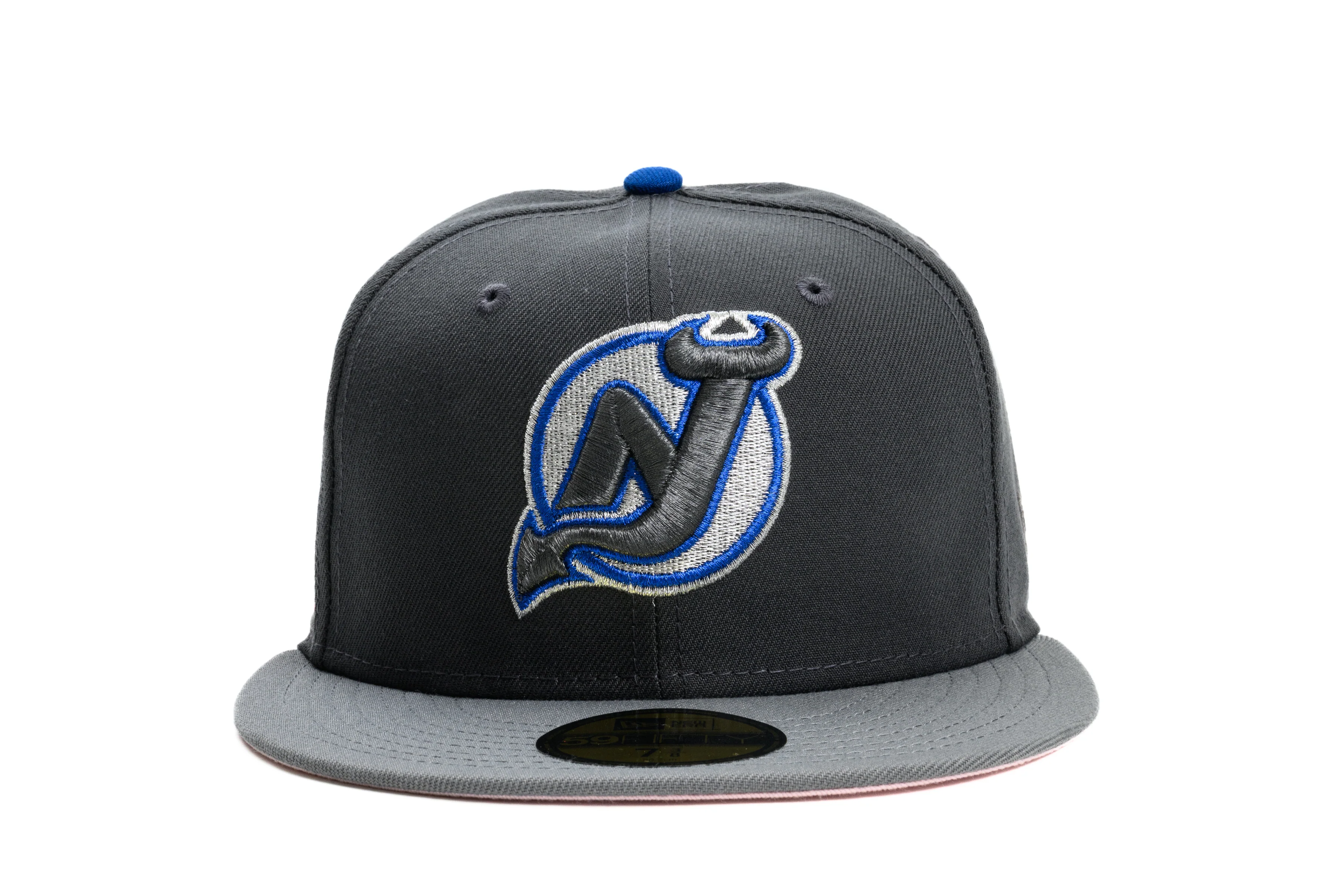 NEW ERA "TRANSIT" NEW JERSEY DEVILS FITTED HAT (DARK GRAPHITE/GREY/BLUE) - Image 10