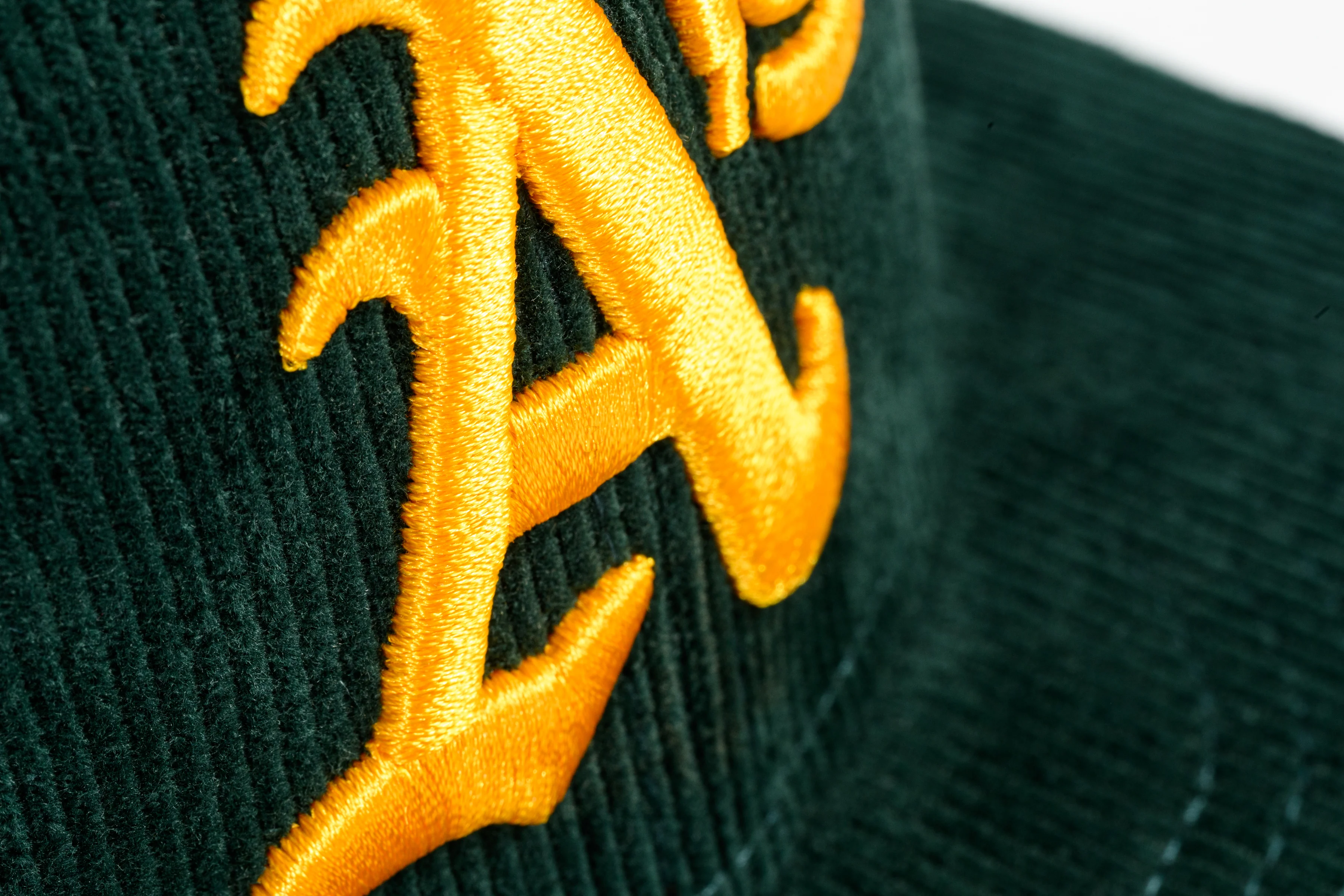 NEW ERA "TURF CORD" OAKLAND ATHLETICS FITTED HAT (DARK GREEN CORDUROY) - Image 11
