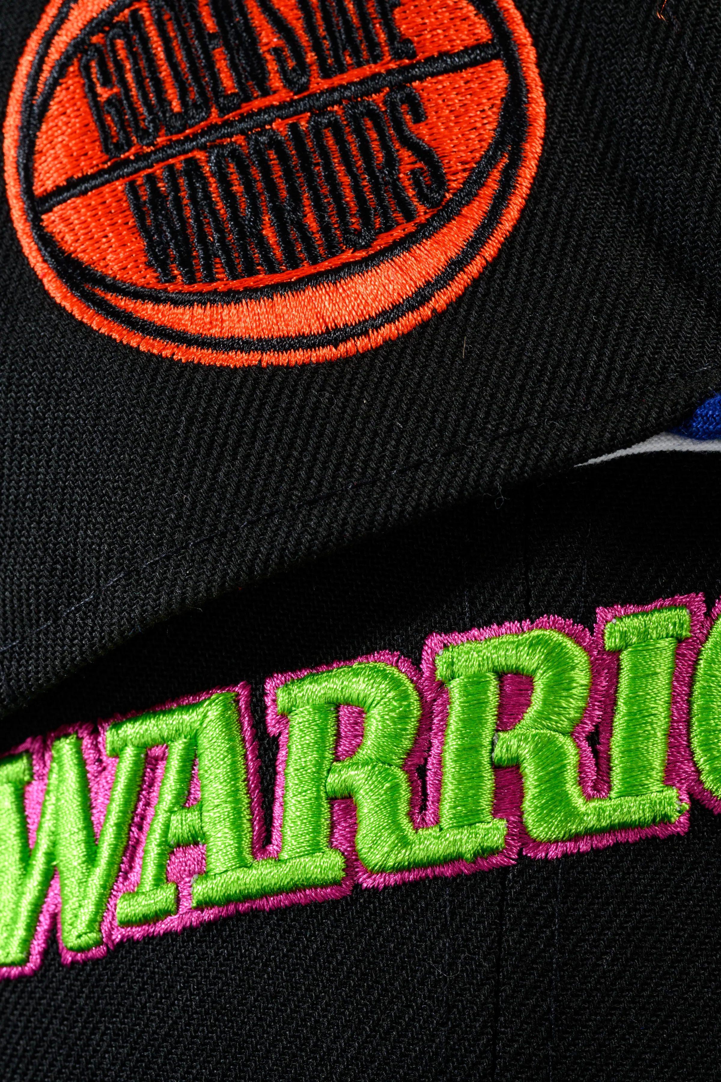 NEW ERA "ULTIMATE" GOLDEN STATE WARRIORS FITTED HAT (BLACK/LIGHT ROYAL) - Image 4