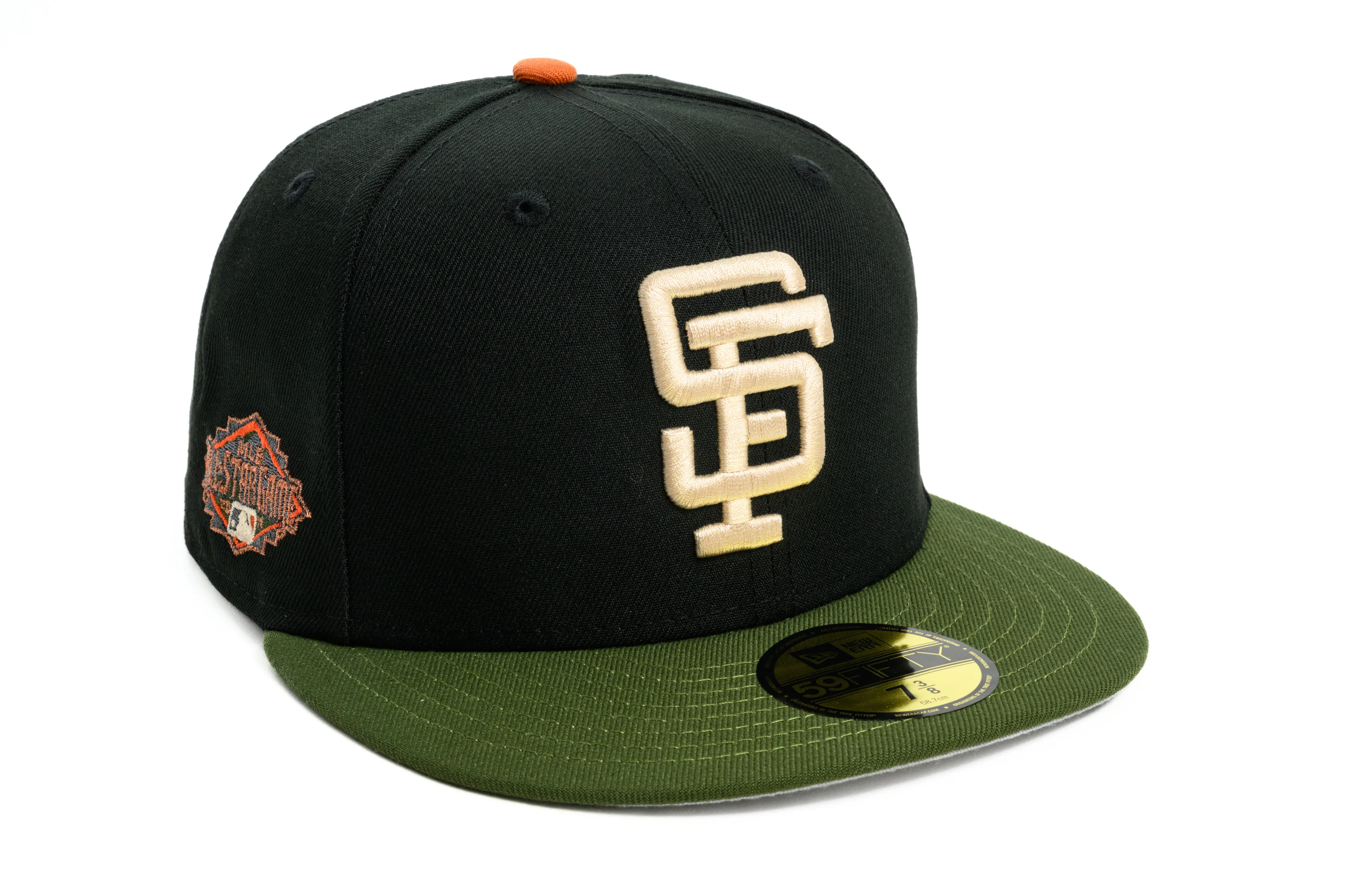 NEW ERA "UNDFTD” SAN FRANCISCO GIANTS FITTED HAT (RIFLE GREEN/BLACK/RUST ORANGE)