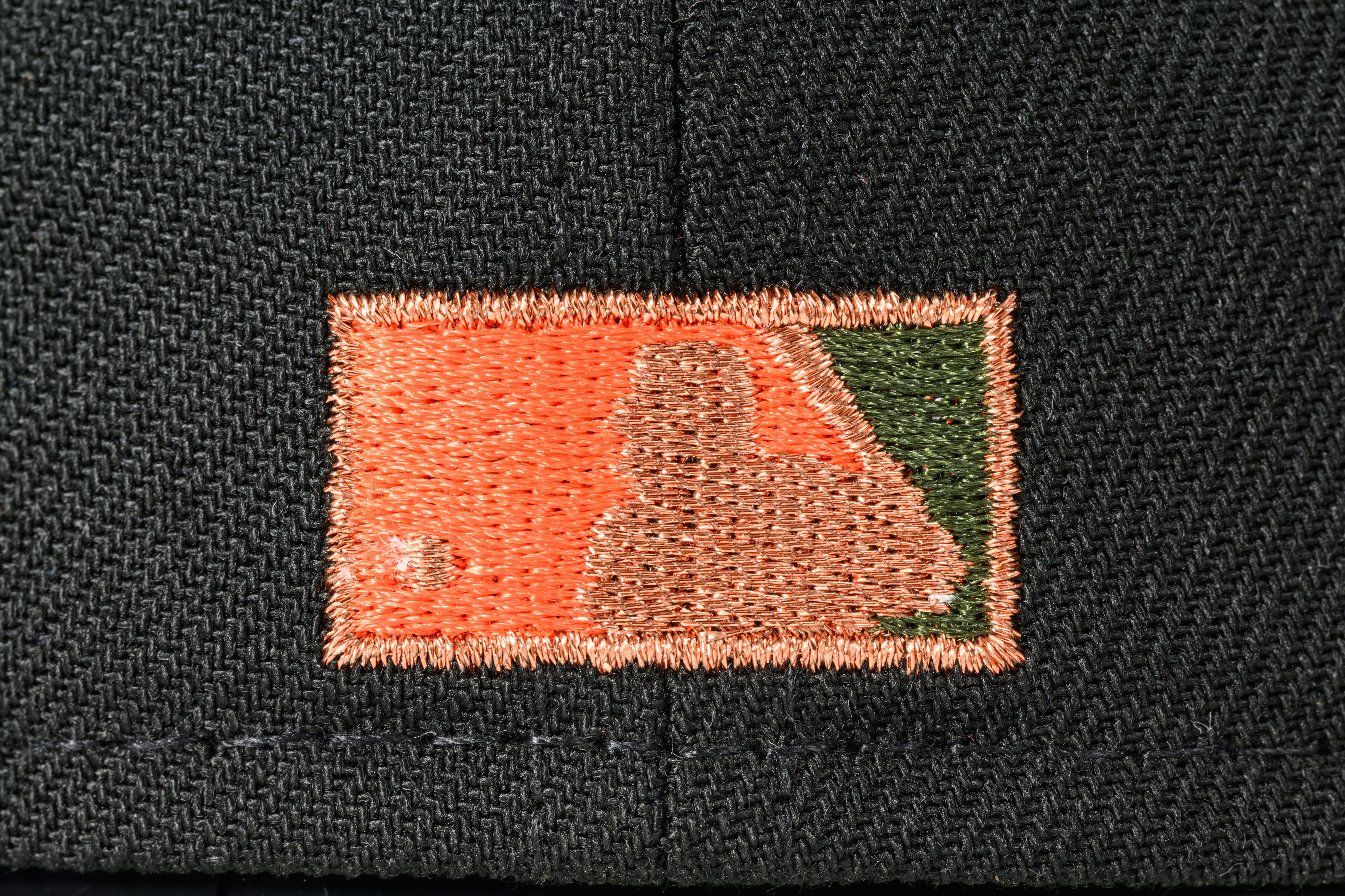 NEW ERA "UNDFTD” SAN FRANCISCO GIANTS FITTED HAT (RIFLE GREEN/BLACK/RUST ORANGE) - Image 4