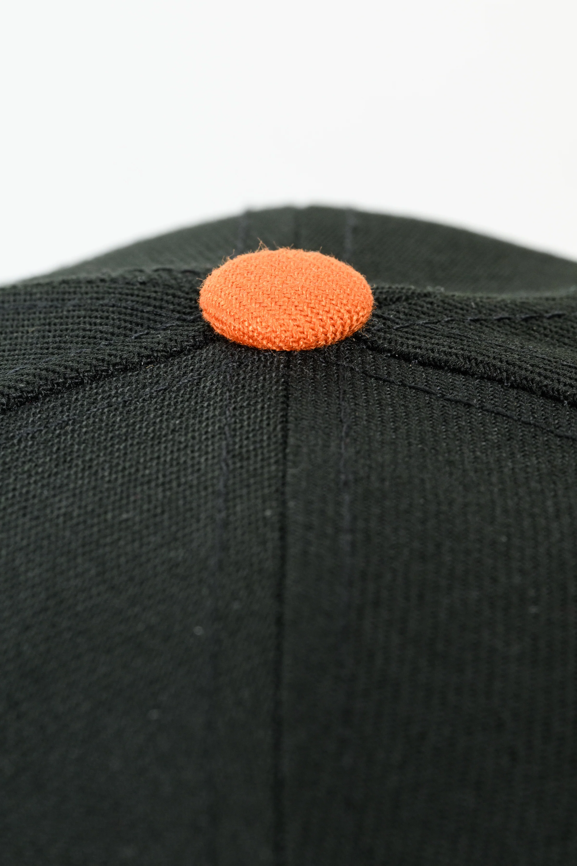 NEW ERA "UNDFTD” SAN FRANCISCO GIANTS FITTED HAT (RIFLE GREEN/BLACK/RUST ORANGE) - Image 6