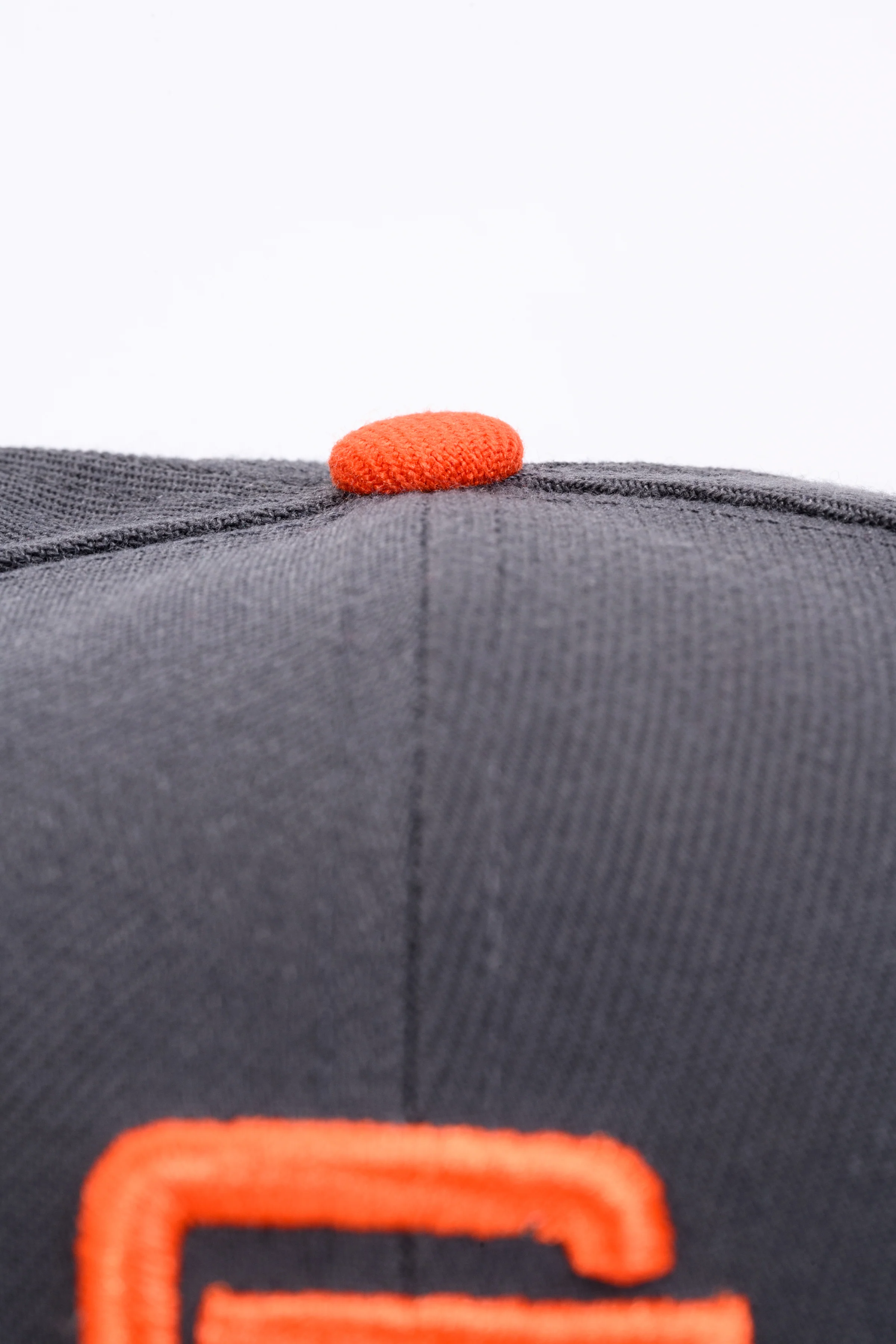 NEW ERA "UNTIL THE NIGHT COME" SAN FRANCISCO GIANTS FITTED HAT (STORM GREY/BLACK) - Image 5