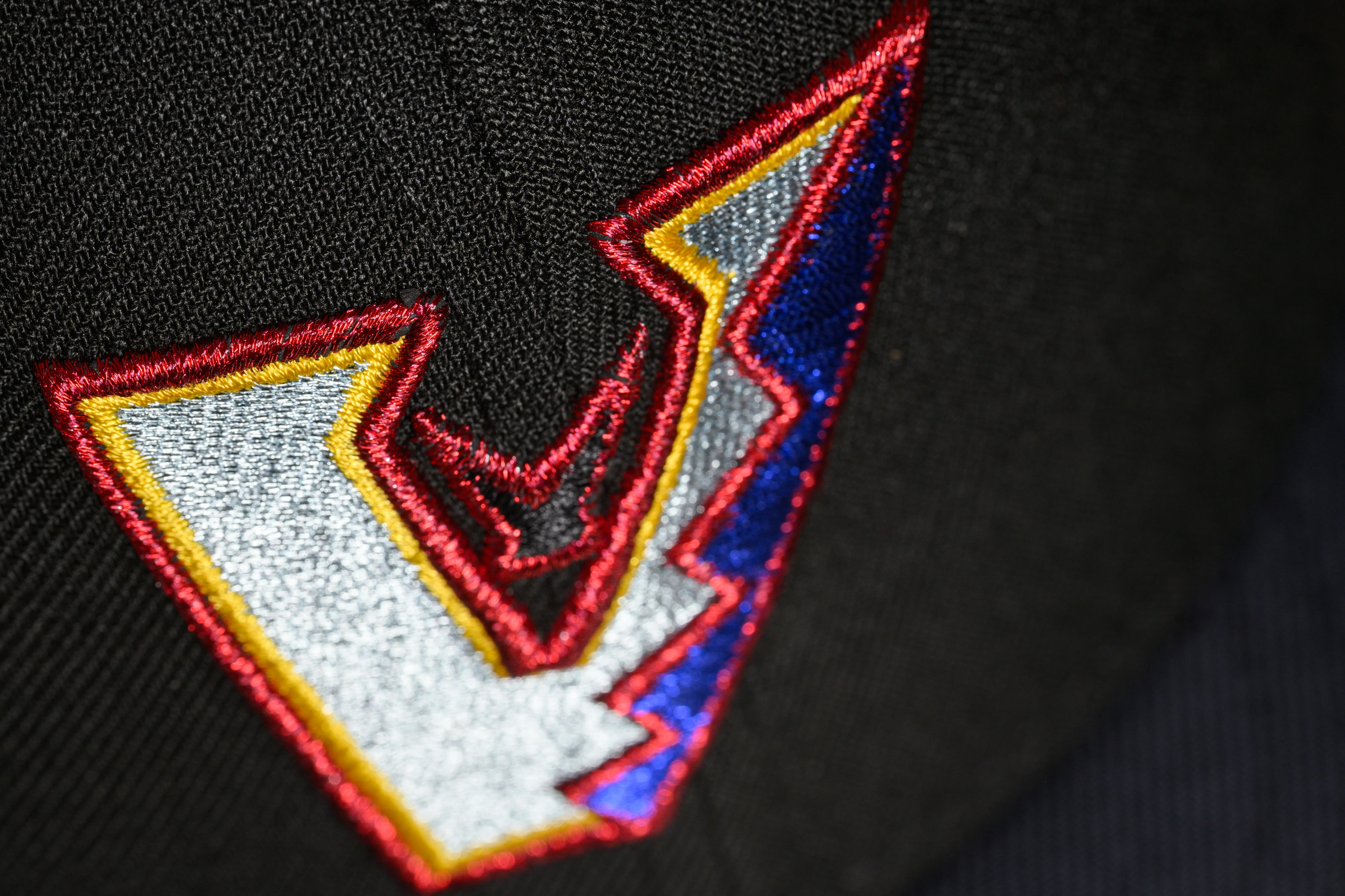 NEW ERA "VOLT" ARIZONA DIAMONDBACKS FITTED HAT (BLACK/NAVY/RED) - Image 6