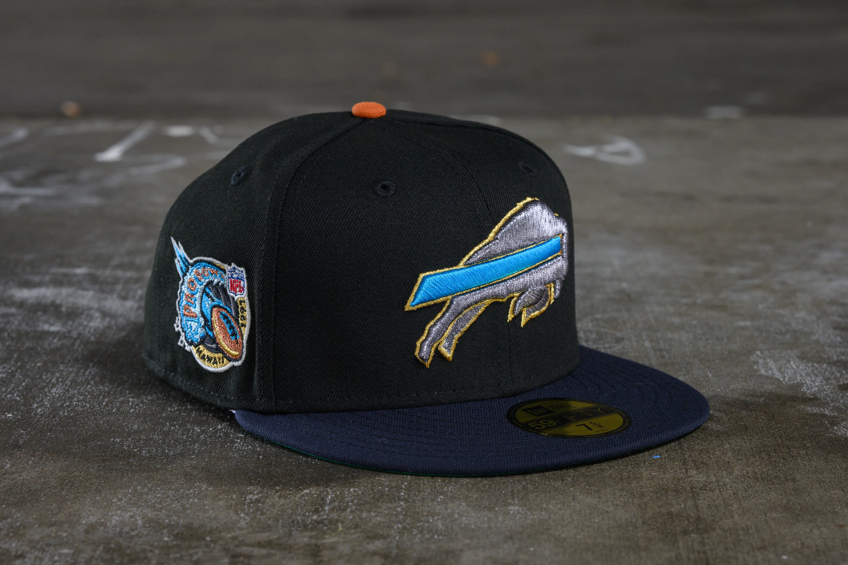 NEW ERA "WATER BUFFALOS" BUFFALO BILLS FITTED HAT (BLACK/NAVY)