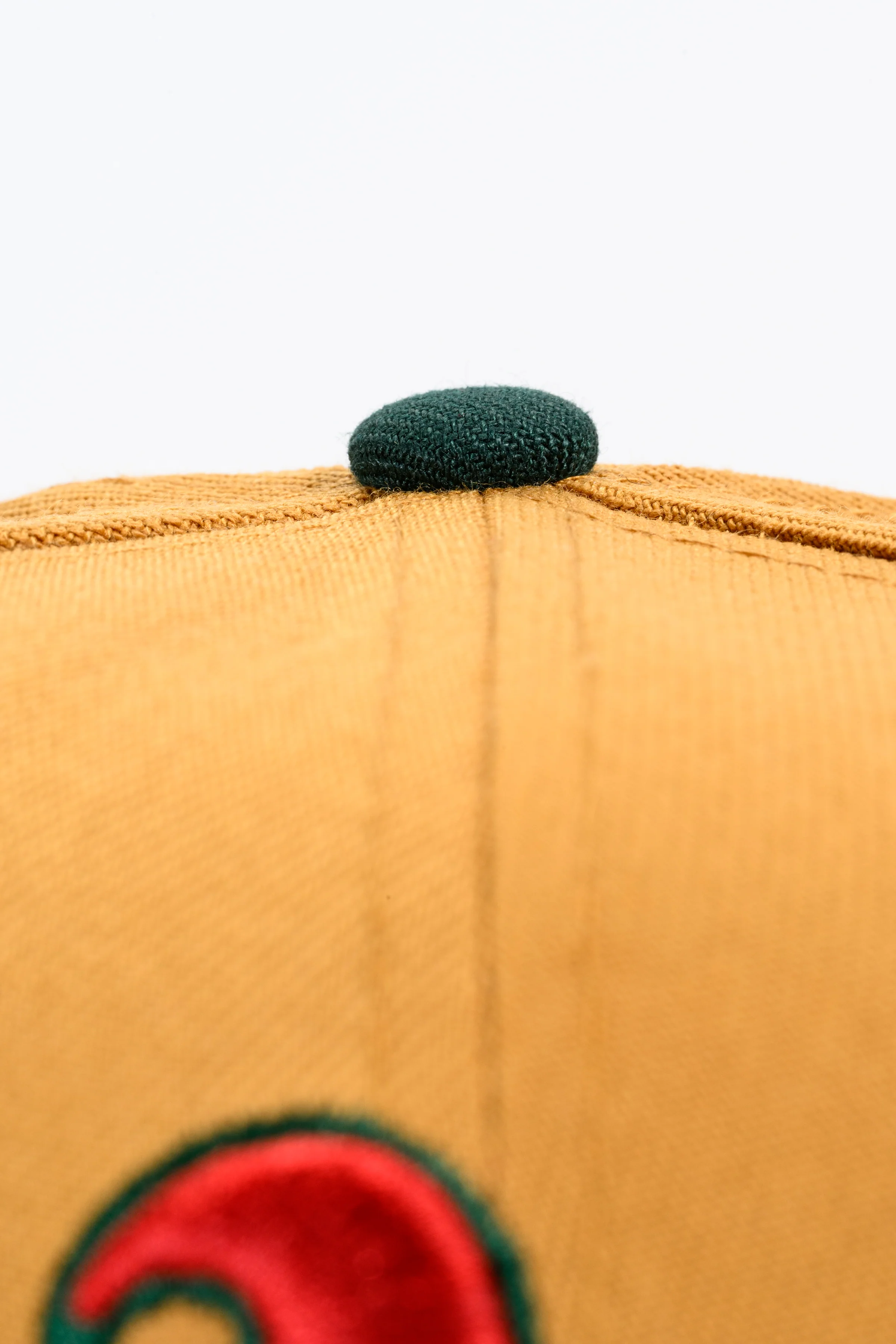 NEW ERA "WREATH" OAKLAND A'S FITTED HAT (TAN/DARK GREEN) - Image 3