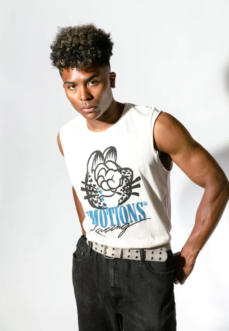 PETALS & PEACOCKS "EMOTIONS RACING" TEE (OFF WHITE) - Image 2