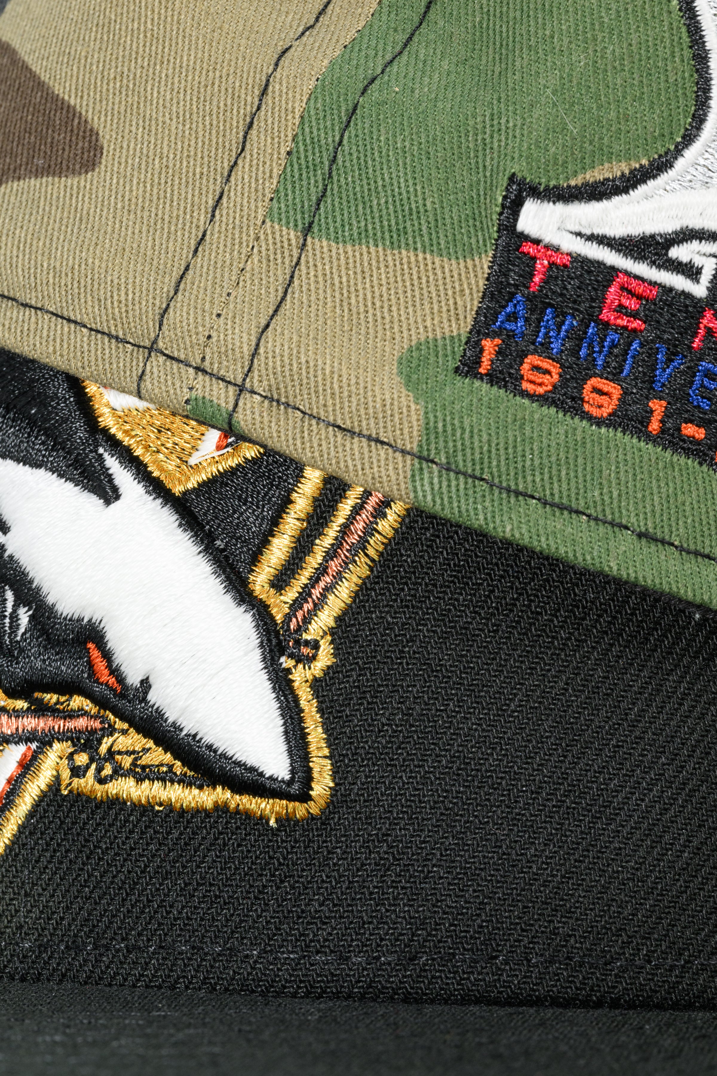 ***PRE-ORDER*** NEW ERA "BAYPE” SAN JOSE SHARKS  FITTED HAT (WOODLAND CAMO/BLACK/RED) - Image 6