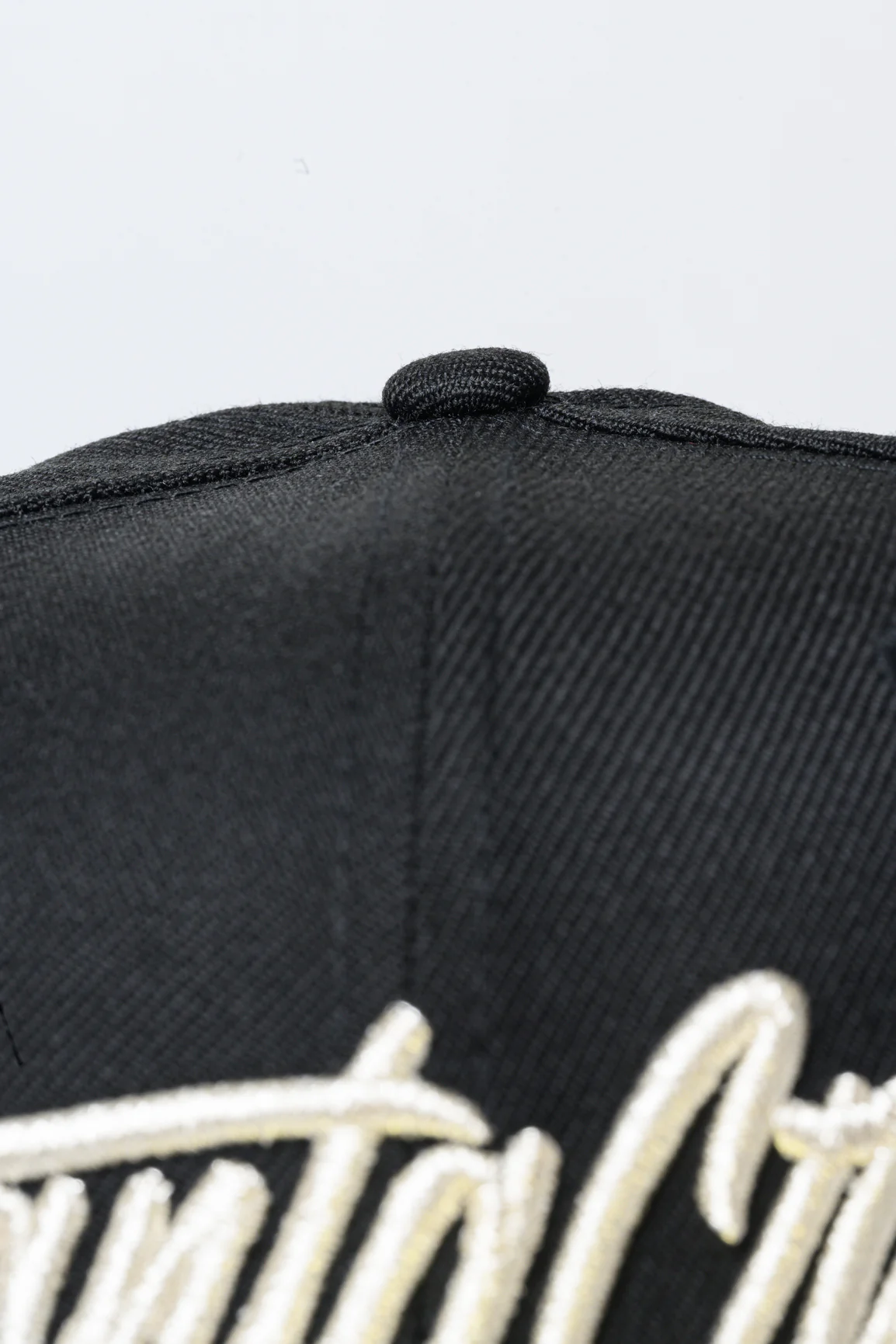SFC "SANTA CRUZ SCRIPT" FITTED HAT (BLACK/METALLIC SILVER) - Image 4