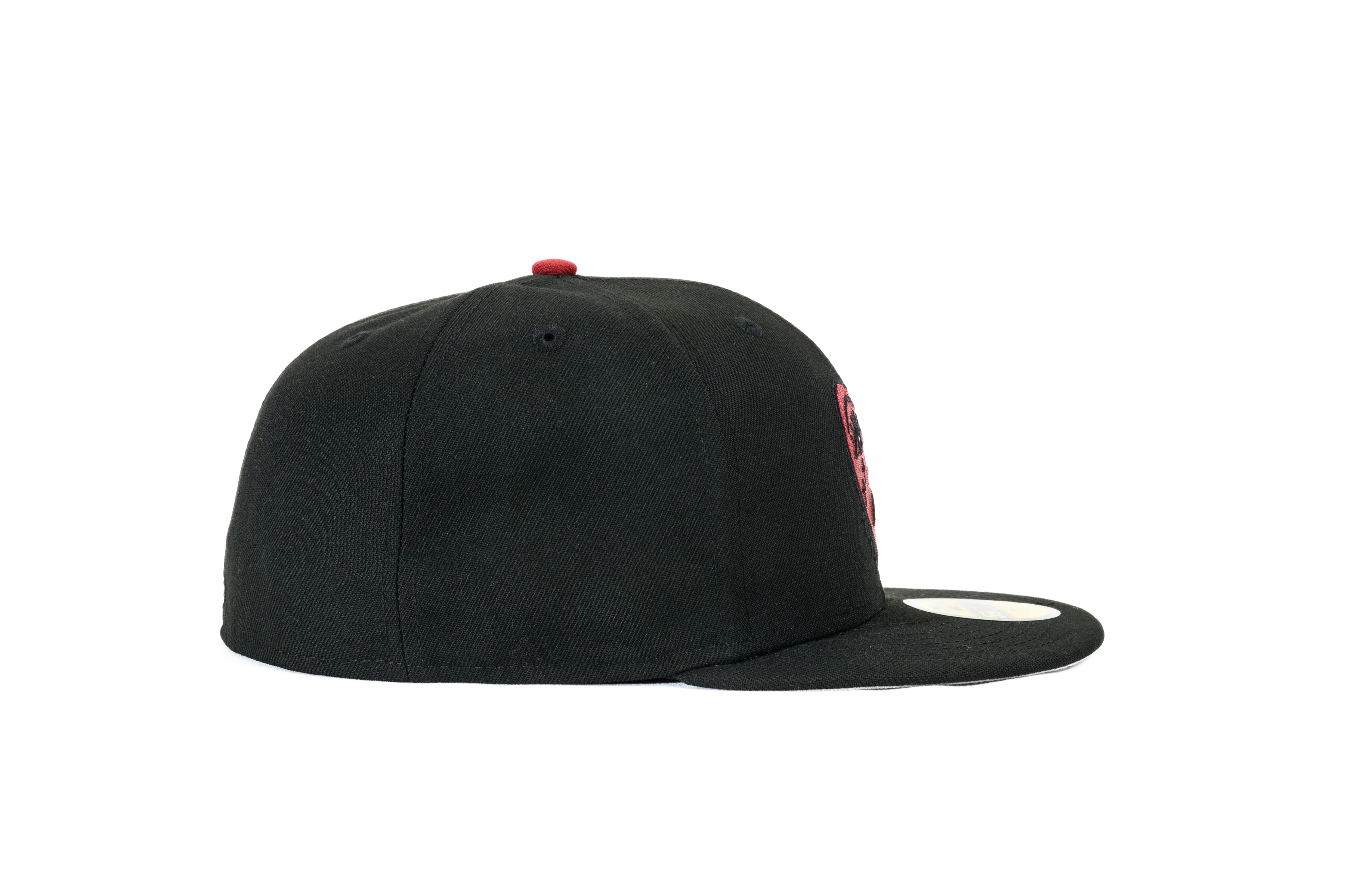SFC X CHICANO ELECTRIC "CORAZON" FITTED HAT (BLACK/RED) - Image 4