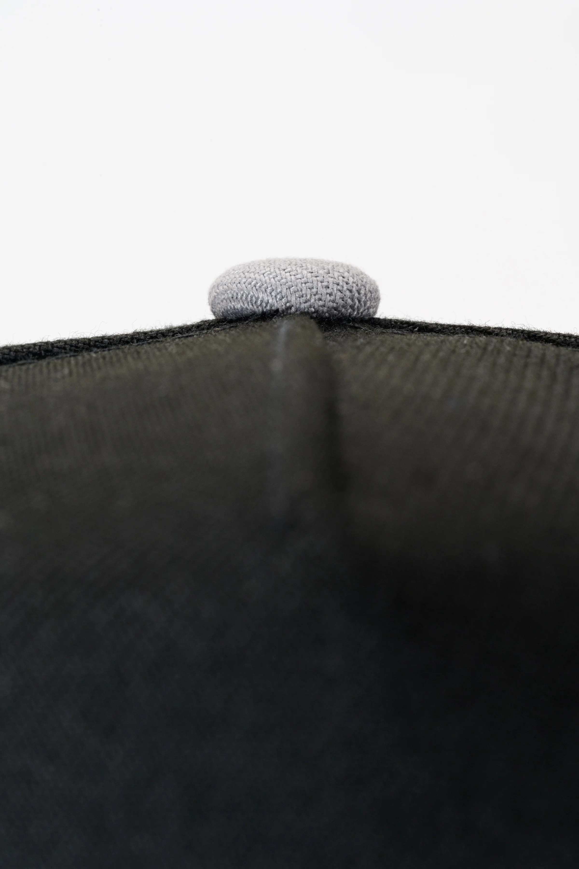 SFC X NEW ERA "OLD E" 9FORTY A-FRAME SNAPBACK (BLACK/WHITE) - Image 5