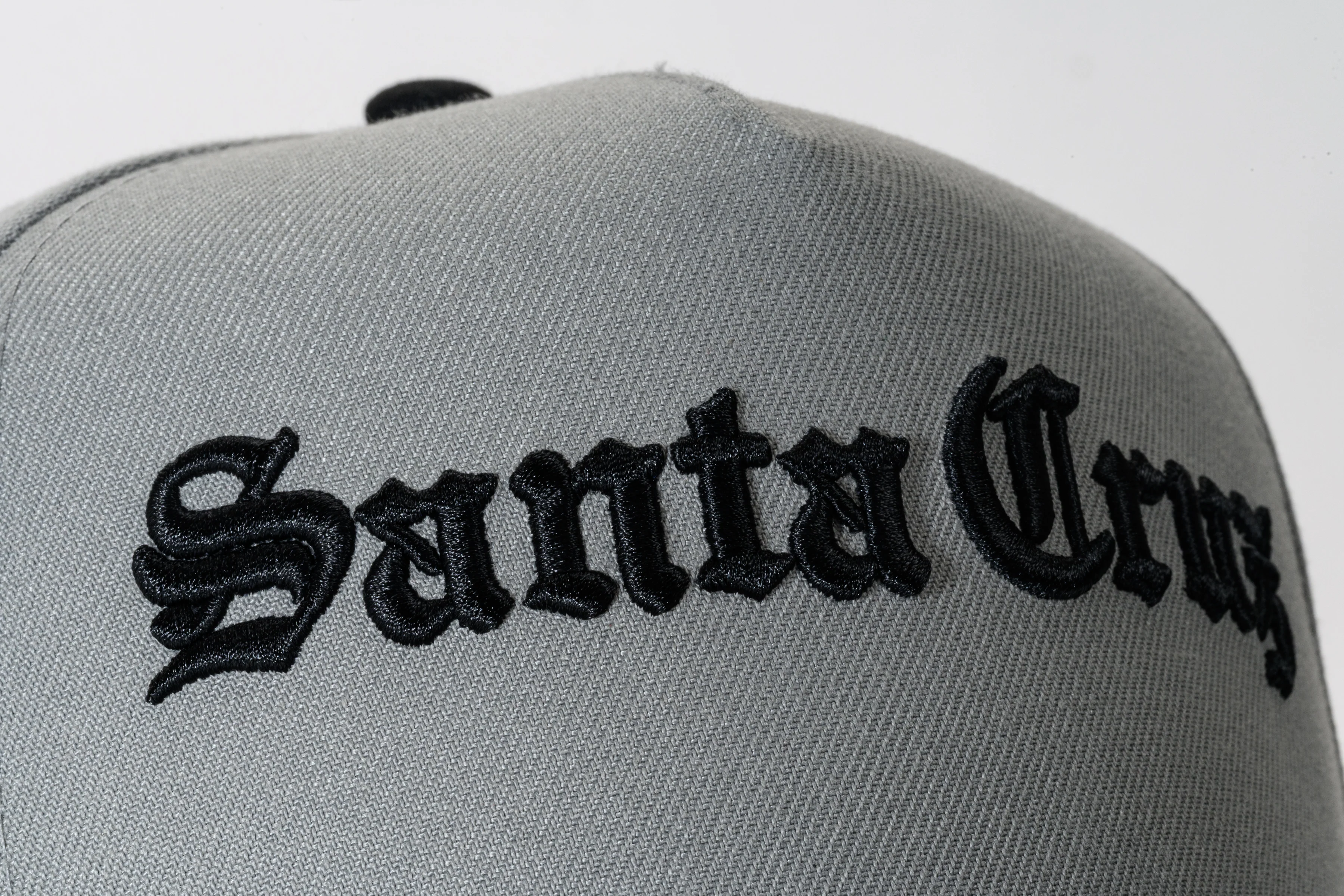 SFC X NEW ERA "OLD E" 9FORTY A-FRAME SNAPBACK (GREY/BLACK) - Image 4