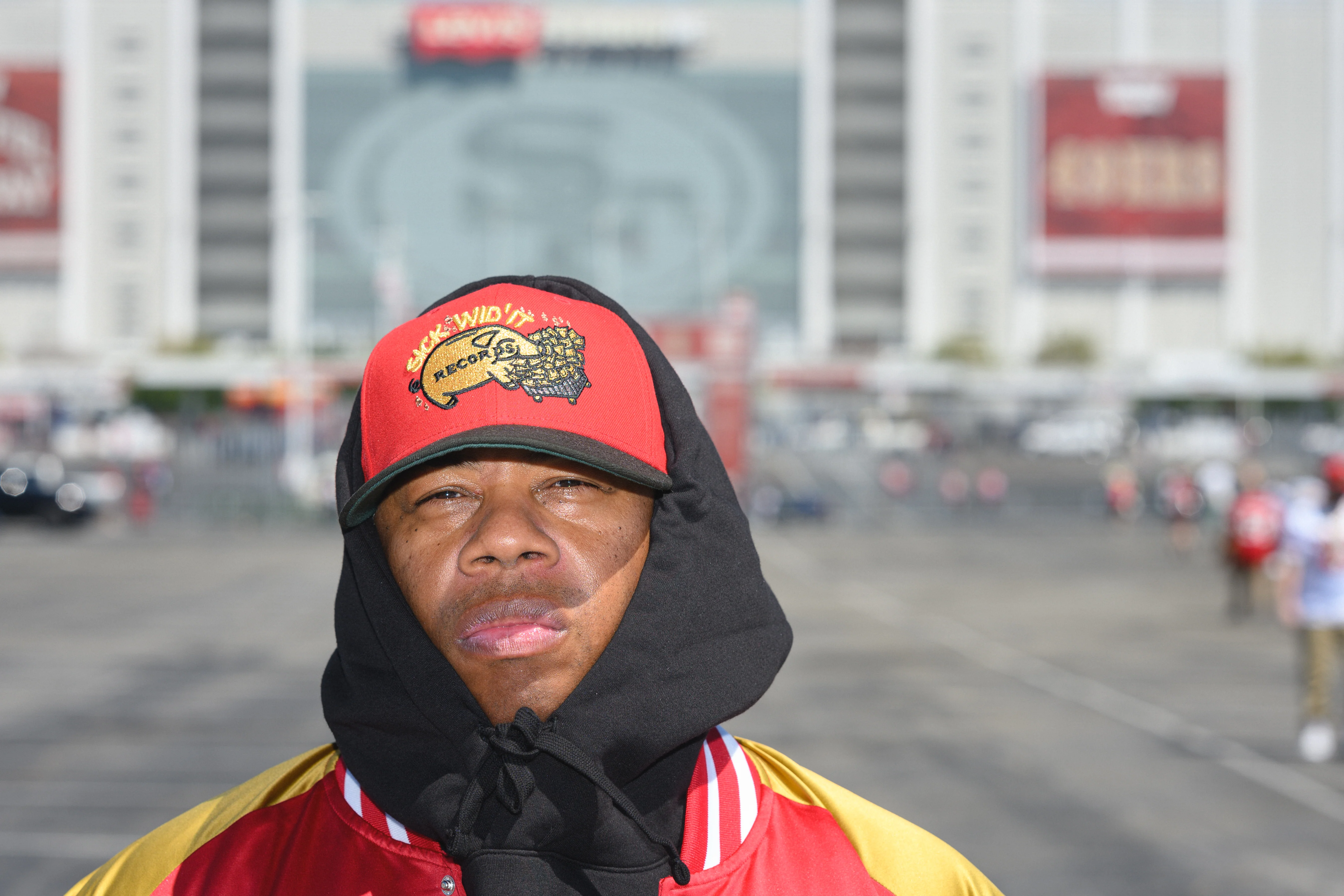 SFC X SICK WID IT RECORDS "40-NINER" NEW ERA FITTED HAT (RED/BLACK) - Image 6